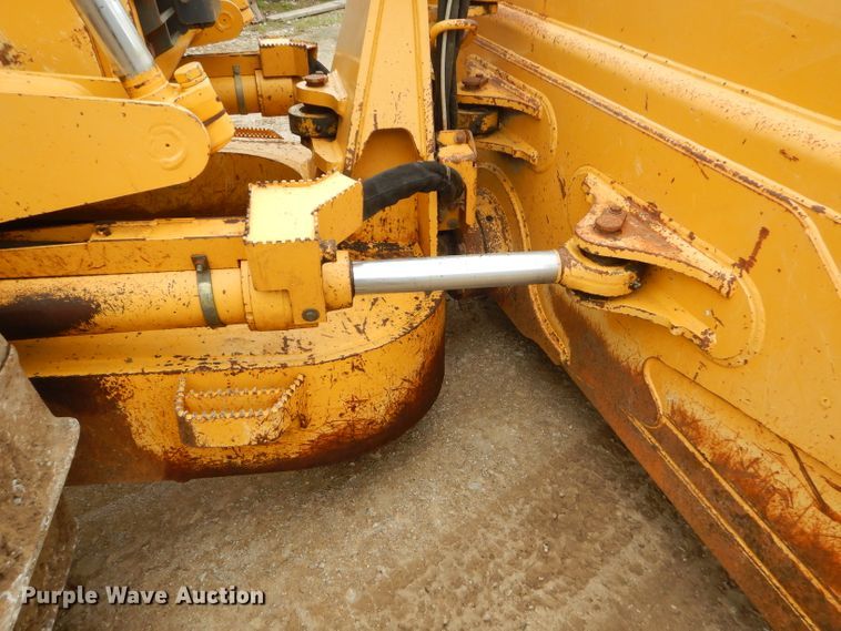 image for item GN9396 2004 John Deere 850C LT Series II  dozer