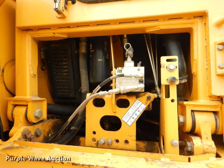 image for item GN9396 2004 John Deere 850C LT Series II  dozer