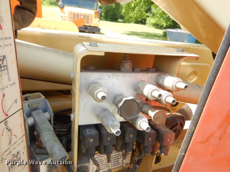 image for item GN9409 1996 JLG 40Electric  boom lift