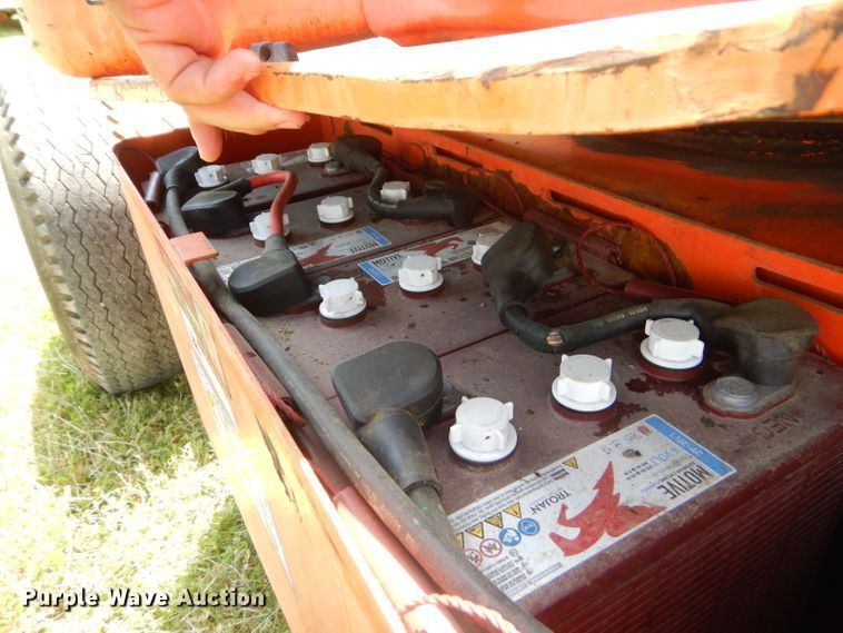 image for item GN9409 1996 JLG 40Electric  boom lift