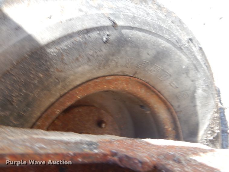 image for item GN9428 Pavement sealer