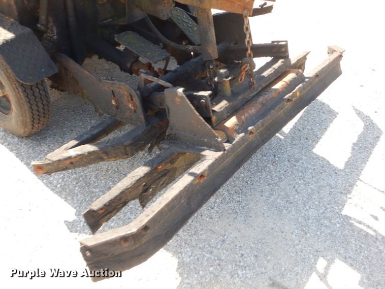 image for item GN9428 Pavement sealer