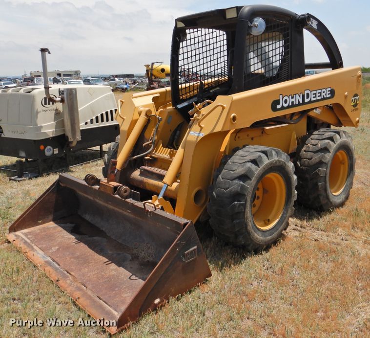 image for item GN9895 2001 John Deere 270  skid steer loader