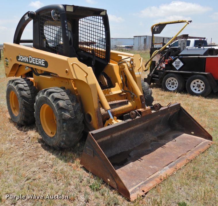 image for item GN9895 2001 John Deere 270  skid steer loader