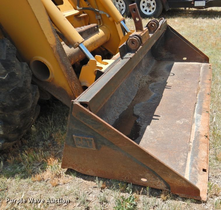 image for item GN9895 2001 John Deere 270  skid steer loader