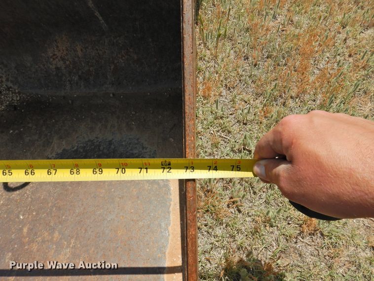 image for item GN9895 2001 John Deere 270  skid steer loader