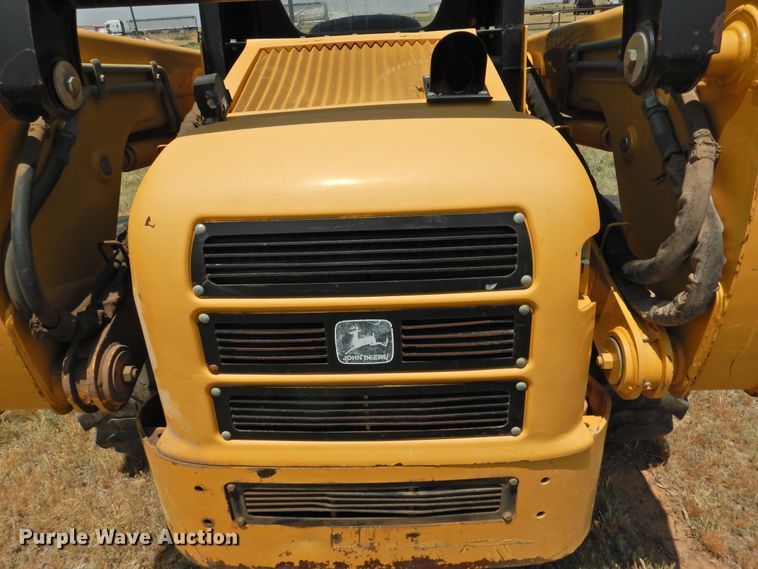 image for item GN9895 2001 John Deere 270  skid steer loader