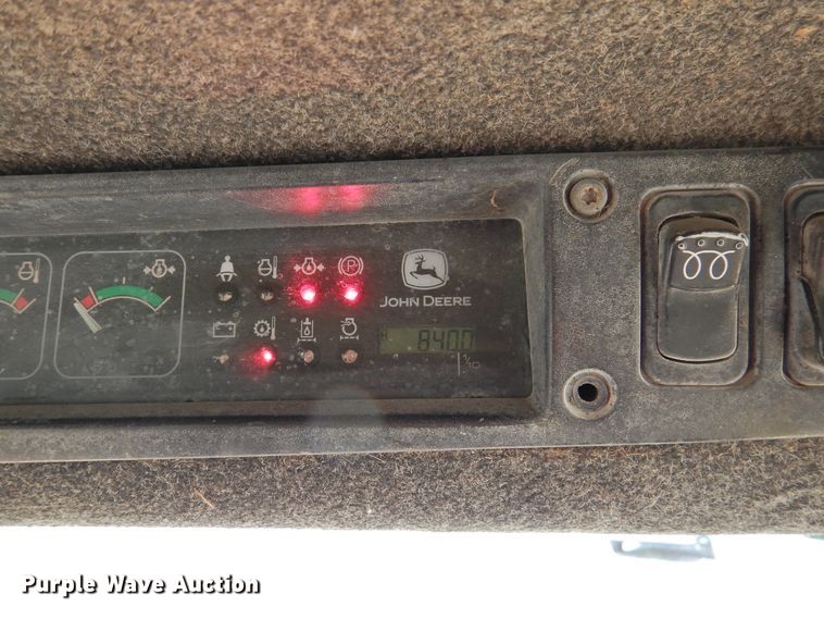 image for item GN9895 2001 John Deere 270  skid steer loader