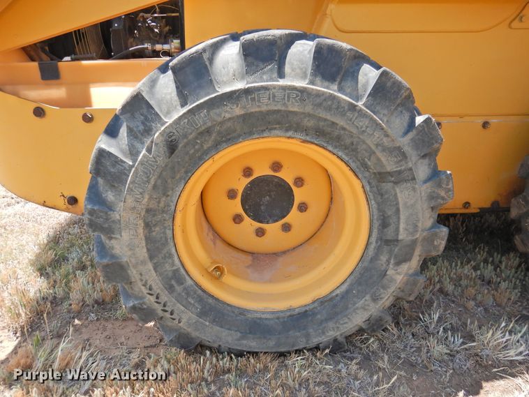 image for item GN9895 2001 John Deere 270  skid steer loader