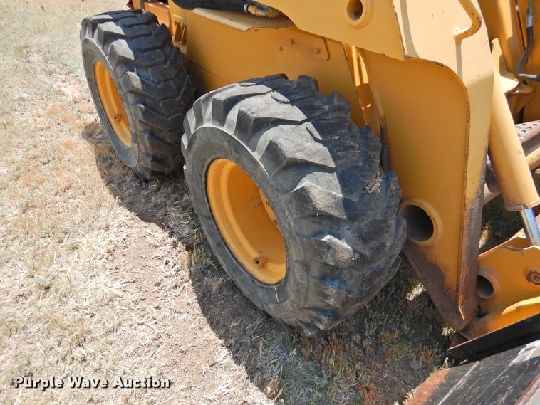 image for item GN9895 2001 John Deere 270  skid steer loader