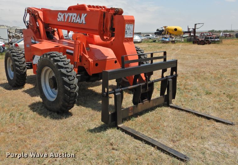 image for item GN9897 2005 SkyTrak 6036  telehandler