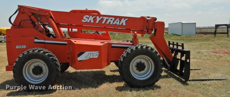 image for item GN9897 2005 SkyTrak 6036  telehandler