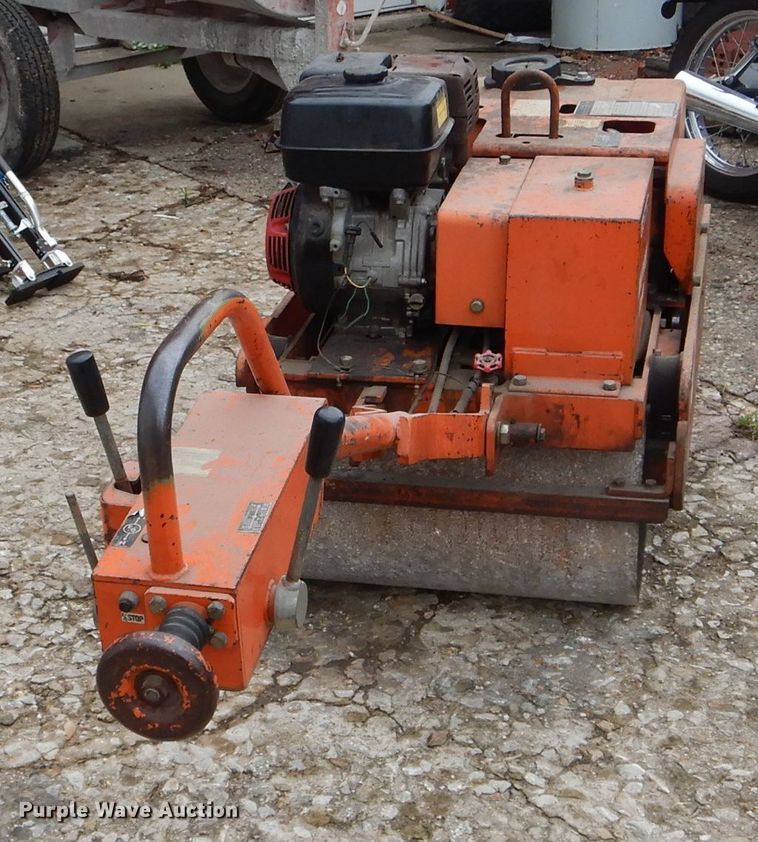 image for item GO9675 Multi Quip MR-8  double drum vibratory roller