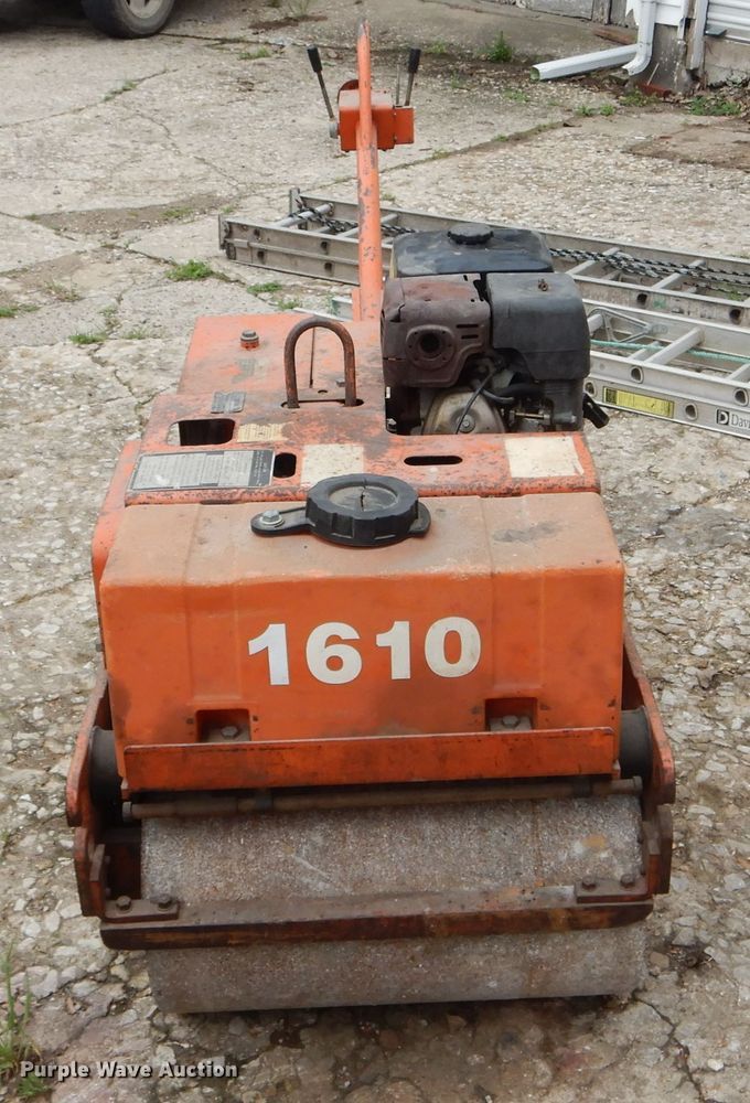 image for item GO9675 Multi Quip MR-8  double drum vibratory roller