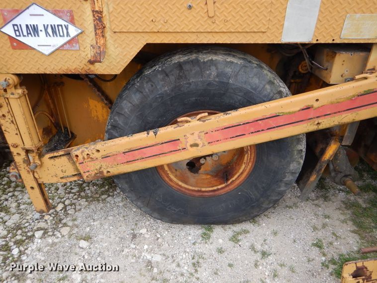 image for item GO9687 Blaw Knox PF-115  paver