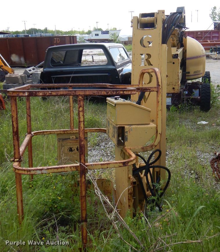 image for item GP9163 1997 Grove AMZ51E  boom lift