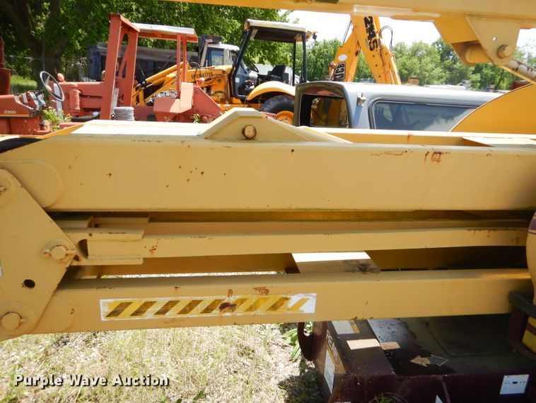 image for item GP9163 1997 Grove AMZ51E  boom lift