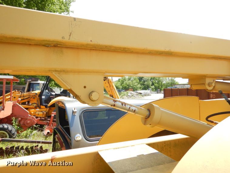 image for item GP9163 1997 Grove AMZ51E  boom lift
