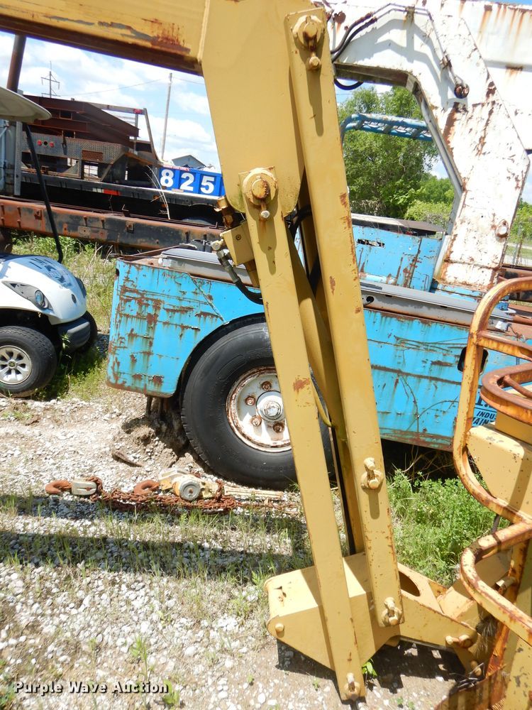 image for item GP9163 1997 Grove AMZ51E  boom lift