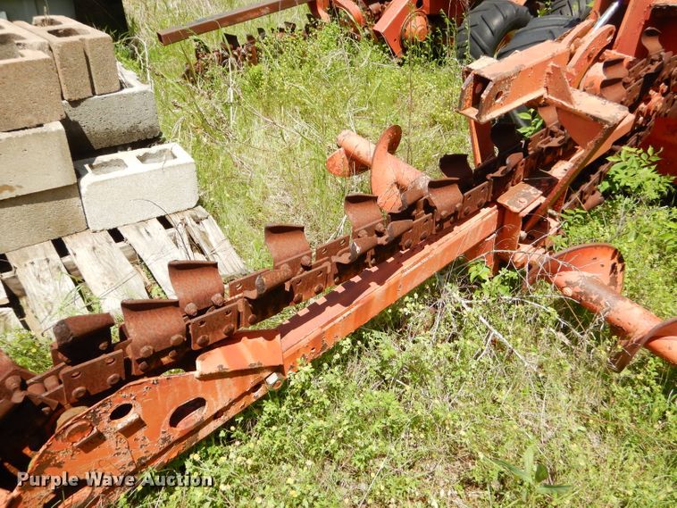image for item GP9165 Ditch Witch R30  trencher