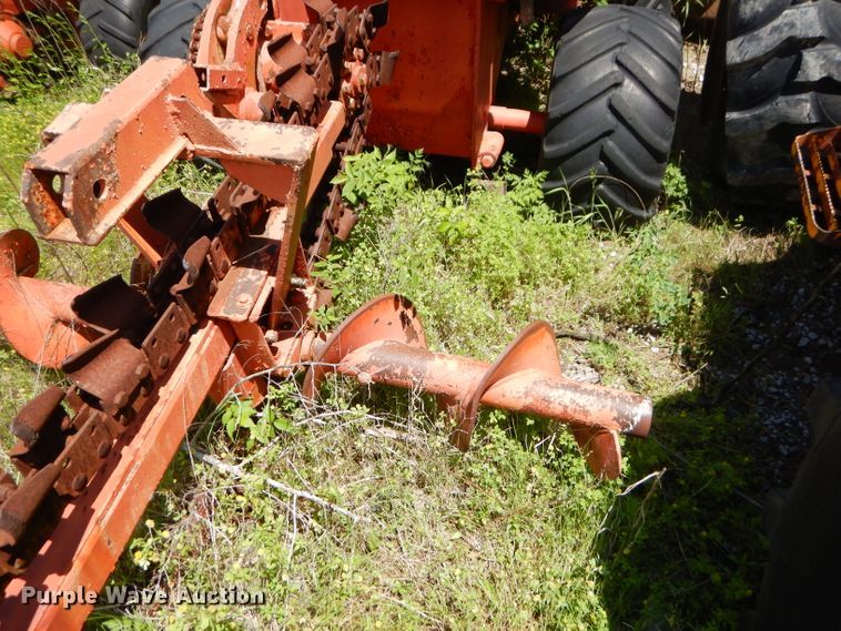 image for item GP9165 Ditch Witch R30  trencher