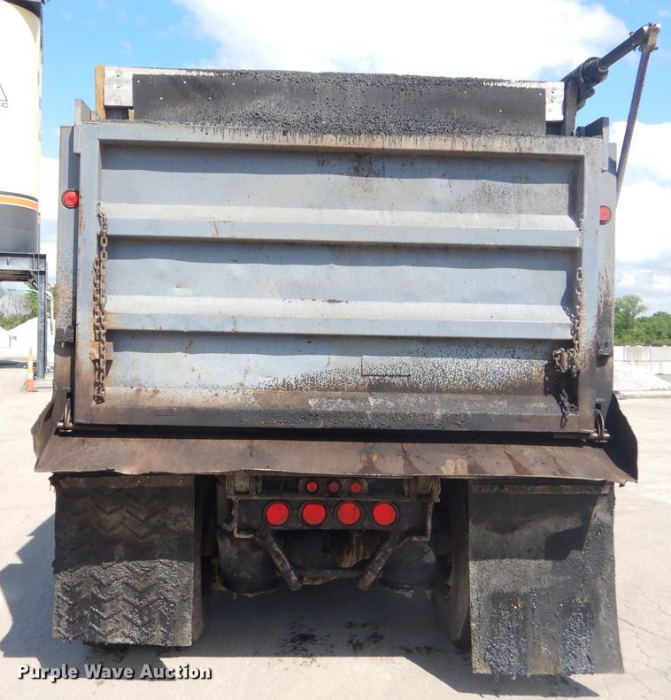 image for item GP9198 1994 Freightliner FLD  dump truck