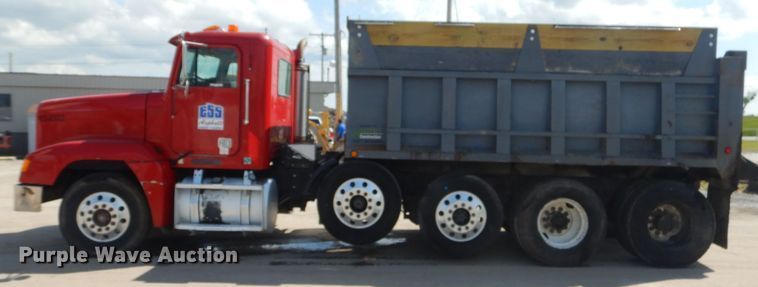 image for item GP9198 1994 Freightliner FLD  dump truck