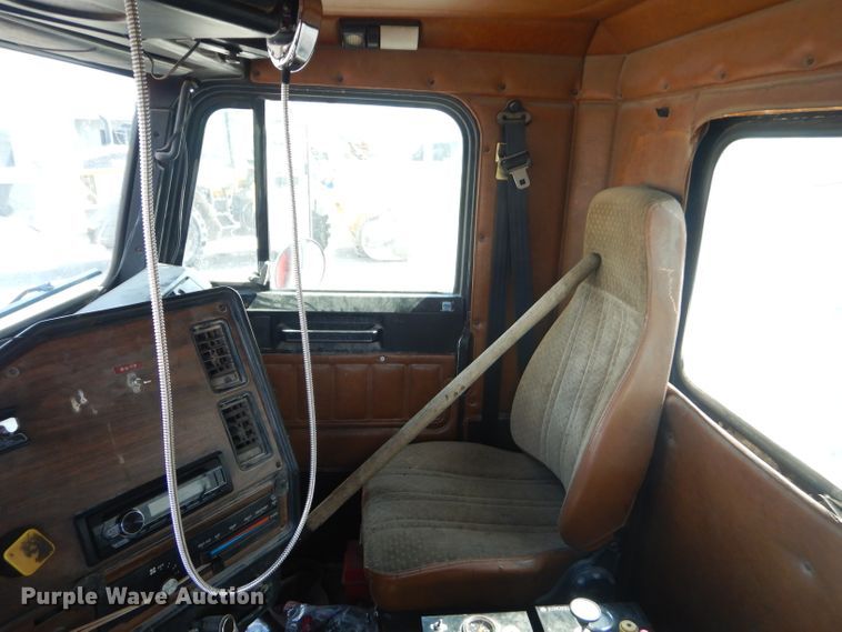 image for item GP9198 1994 Freightliner FLD  dump truck