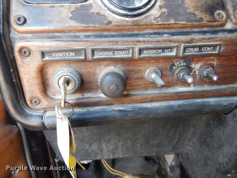 image for item GP9198 1994 Freightliner FLD  dump truck