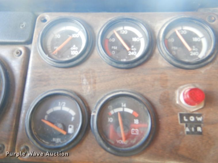 image for item GP9198 1994 Freightliner FLD  dump truck