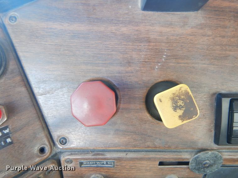 image for item GP9198 1994 Freightliner FLD  dump truck