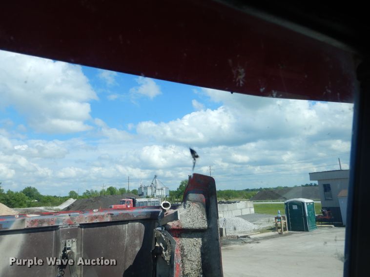 image for item GP9198 1994 Freightliner FLD  dump truck