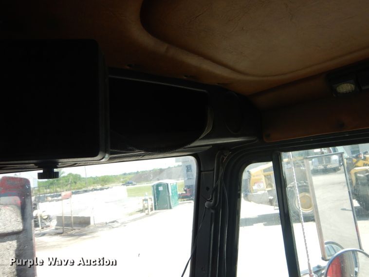 image for item GP9198 1994 Freightliner FLD  dump truck