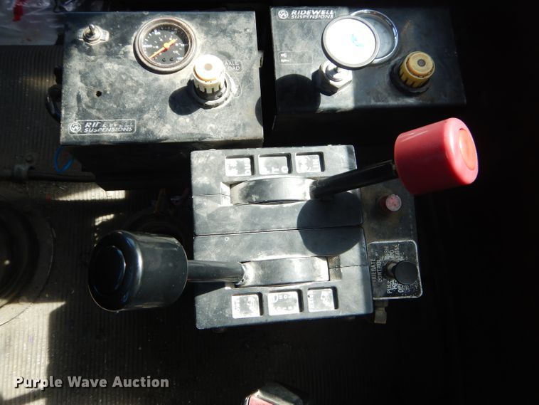 image for item GP9198 1994 Freightliner FLD  dump truck