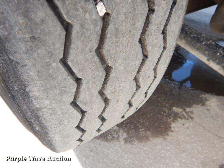 image for item GP9198 1994 Freightliner FLD  dump truck