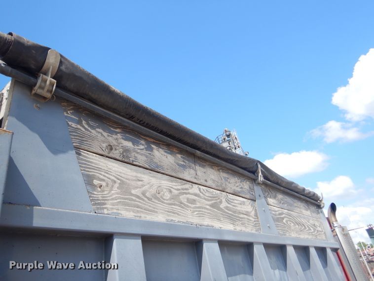 image for item GP9198 1994 Freightliner FLD  dump truck