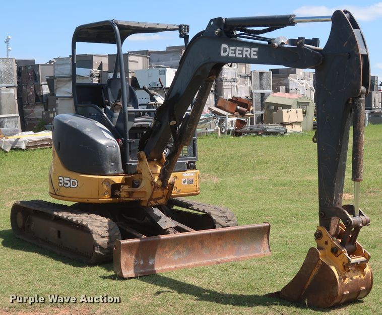 image for item GS9924 2012 John Deere 35D  mini excavator