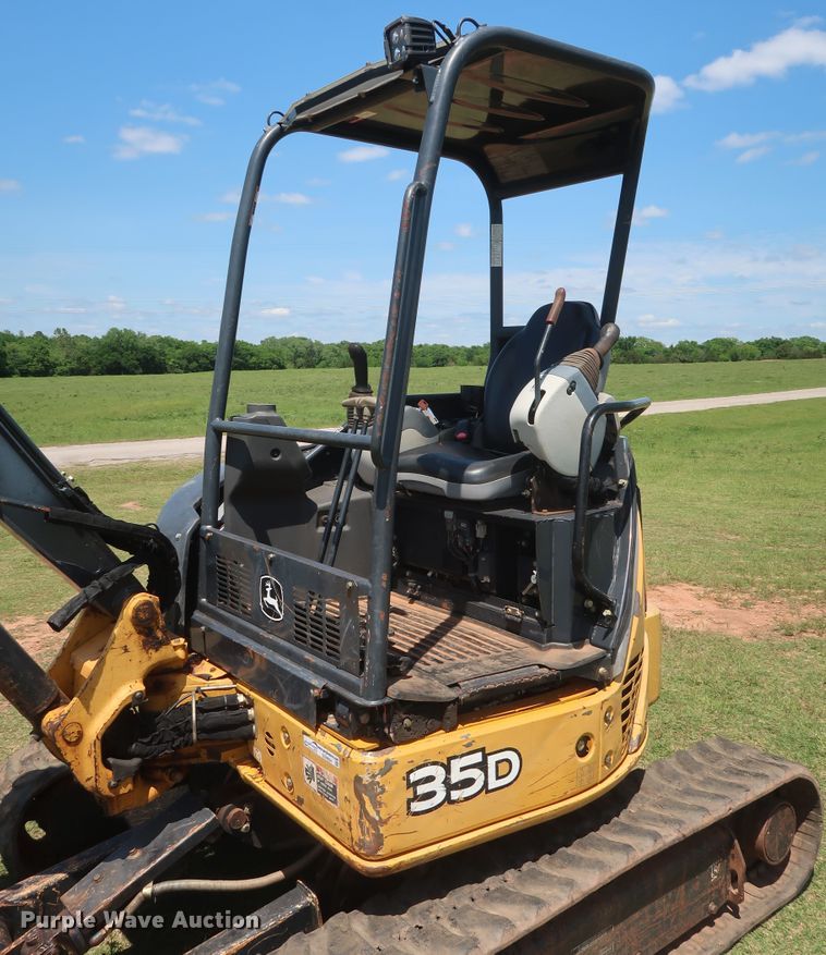 image for item GS9924 2012 John Deere 35D  mini excavator