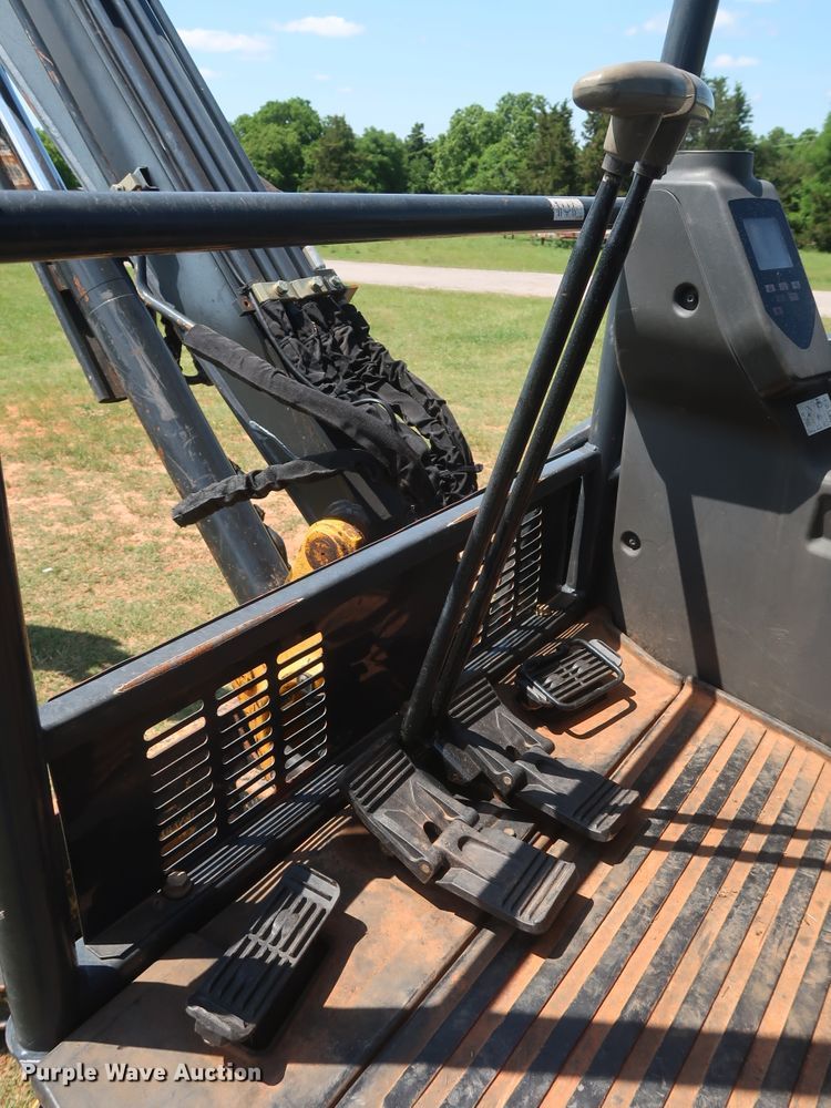 image for item GS9924 2012 John Deere 35D  mini excavator