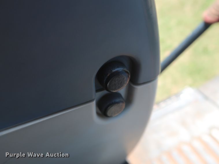 image for item GS9924 2012 John Deere 35D  mini excavator