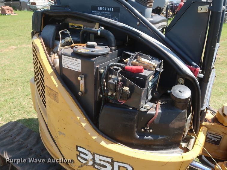image for item GS9924 2012 John Deere 35D  mini excavator