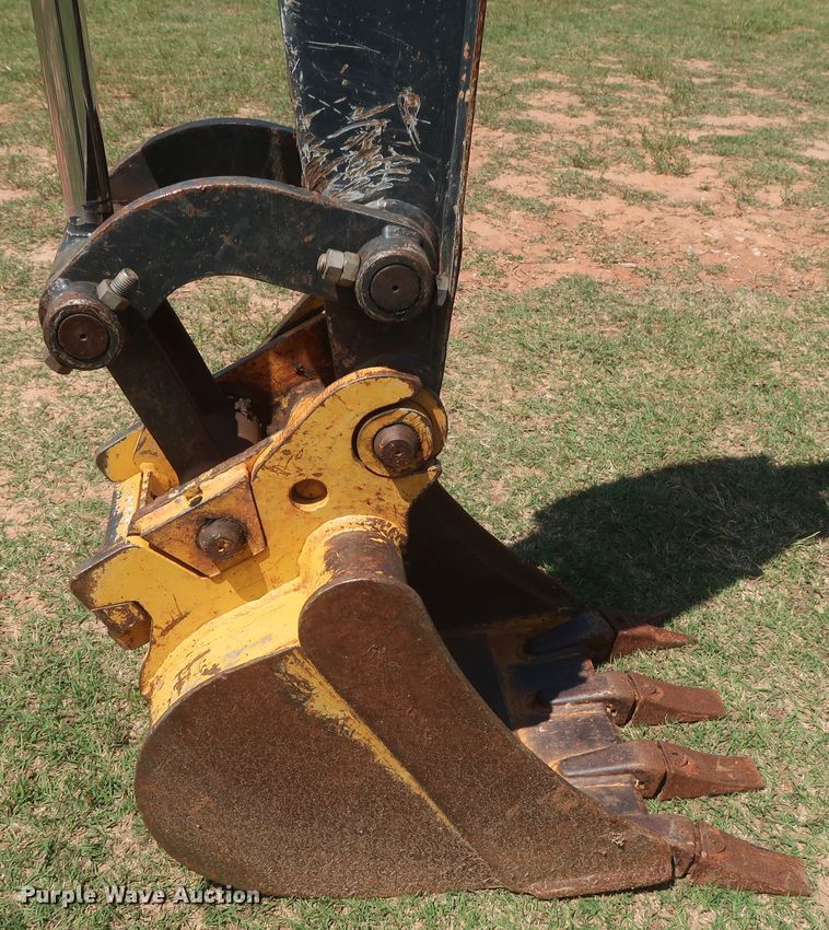 image for item GS9924 2012 John Deere 35D  mini excavator