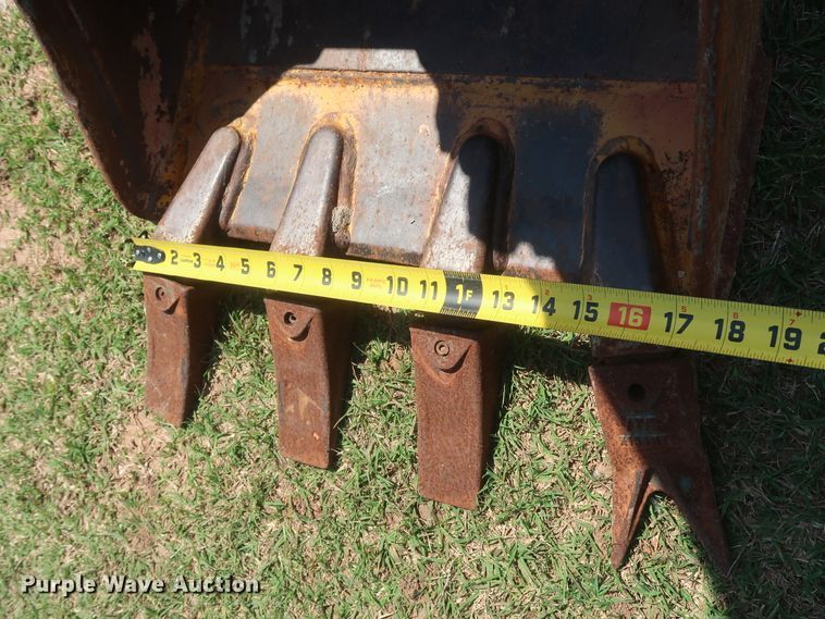 image for item GS9924 2012 John Deere 35D  mini excavator