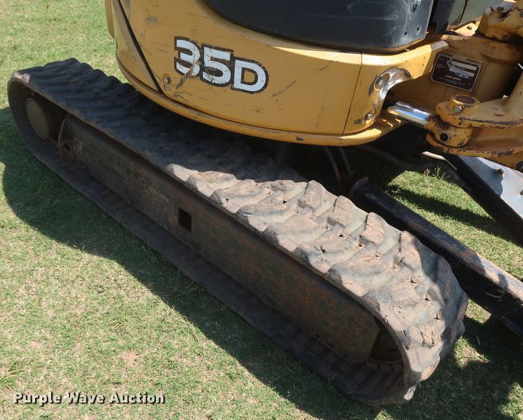 image for item GS9924 2012 John Deere 35D  mini excavator