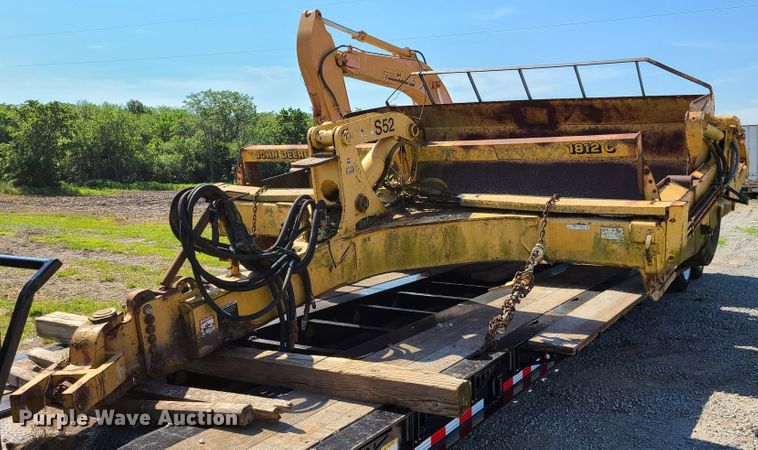 image for item GT9028 John Deere 1812  scraper