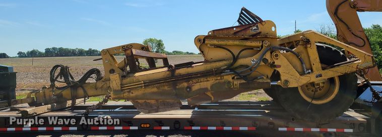 image for item GT9028 John Deere 1812  scraper