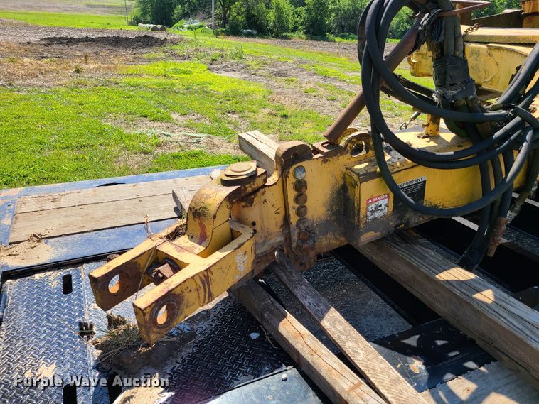 image for item GT9028 John Deere 1812  scraper