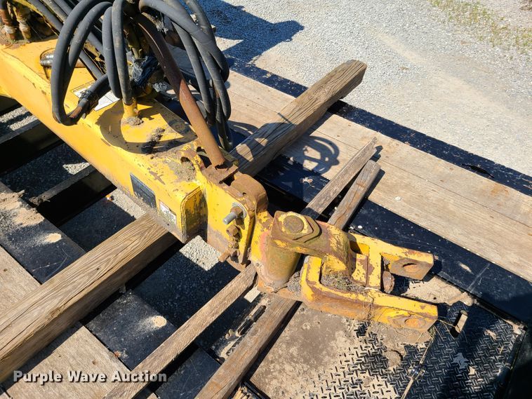 image for item GT9028 John Deere 1812  scraper