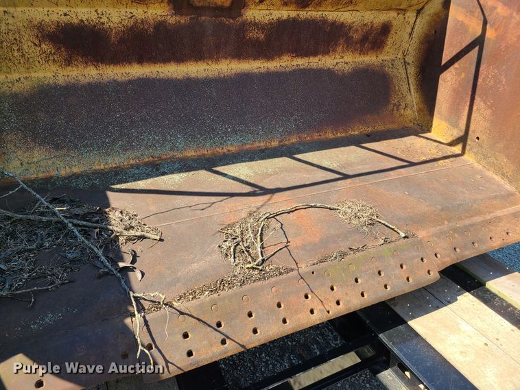 image for item GT9028 John Deere 1812  scraper