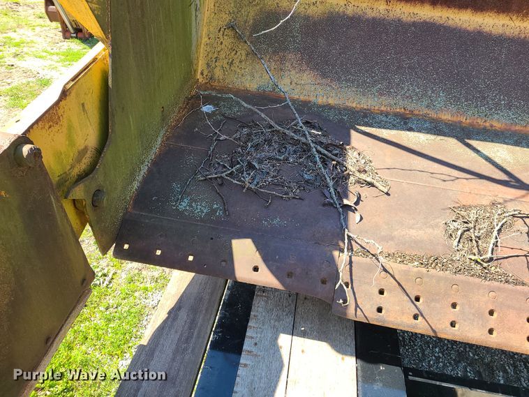 image for item GT9028 John Deere 1812  scraper